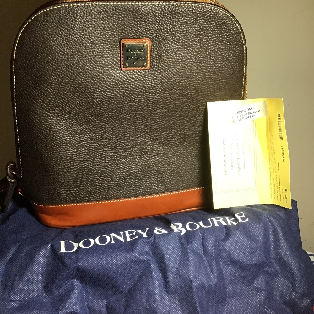 🔥Dooney & Bourke, new with dust bag, and papers, see photos, gorgeous